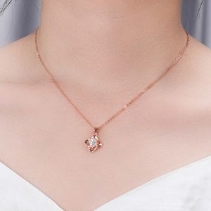 Certified 1ct. t .w. Moissanite Diamond lucky four leaf clover S999 necklace